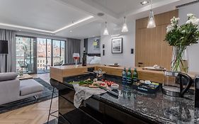 Deo Plaza By Rent Like Home - Old Town